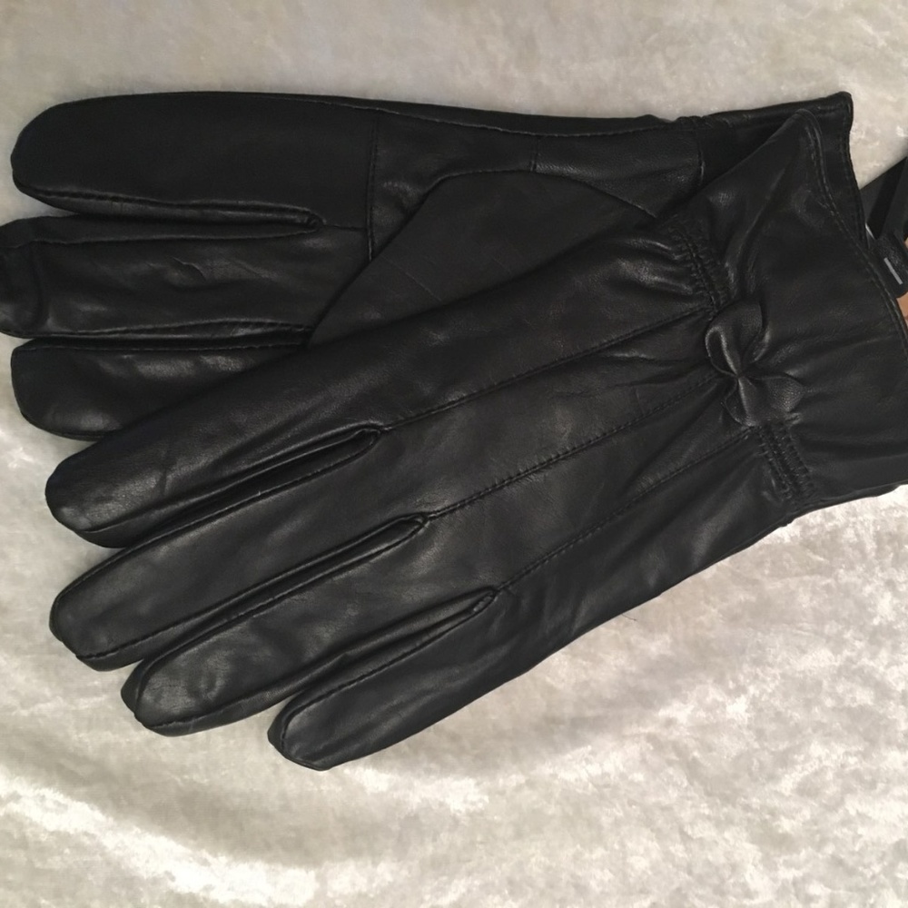 Gloves